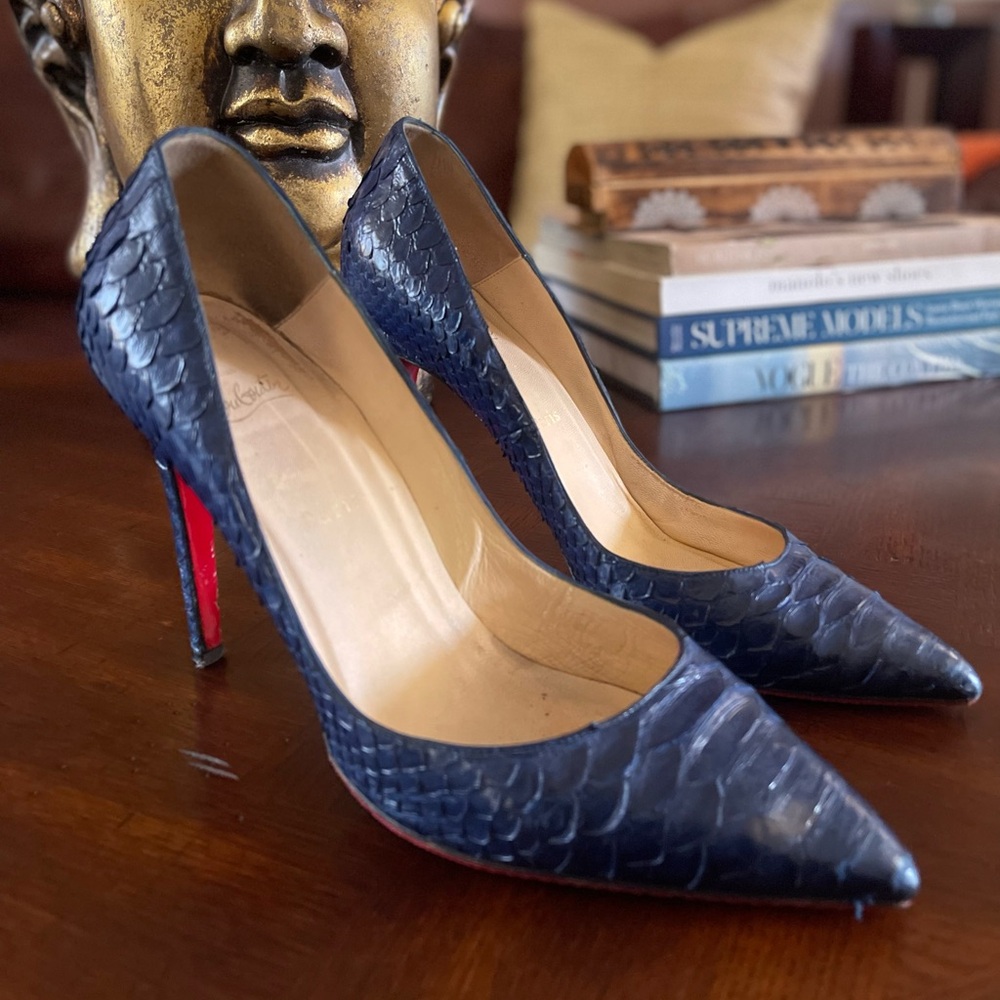 Christian Louboutin Pigalle Navy Snakeskin Pointed-Toe Pumps Size 41